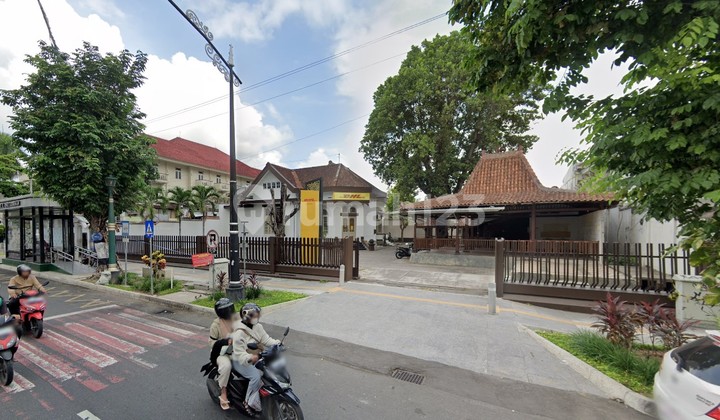 TANAH DAN BANGUNAN DI KAWASAN PERBANKAN JL SUDIRMAN, COKRODININGRATAN, JETIS, JOGJA TANAH DAN BANGUNAN DI KAWASAN PERBANKAN JL SUDIRMAN, COKRODININGRATAN, JETIS, JOGJA