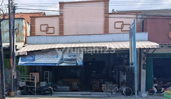 Shop House with Large Area in City Center, Central Brebes, Brebes, Brebes Regency, Central Java Shop House with Large Area in City Center, Central Brebes, Brebes, Brebes Regency, Central Java