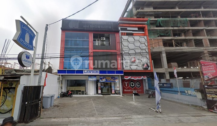 FOR RENT: 3-STORY TERRACED SHOPHOUSE IN BUSINESS AND TOURISM AREA, JETIS, YOGYAKARTA 1
