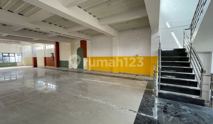 2 1/2 STORY OFFICE COMMERCIAL BUILDING IN BUSINESS AREA, CATUR TUNGGAL, DEPOK, SLEMAN 2 1/2 STORY OFFICE COMMERCIAL BUILDING IN BUSINESS AREA, CATUR TUNGGAL, DEPOK, SLEMAN