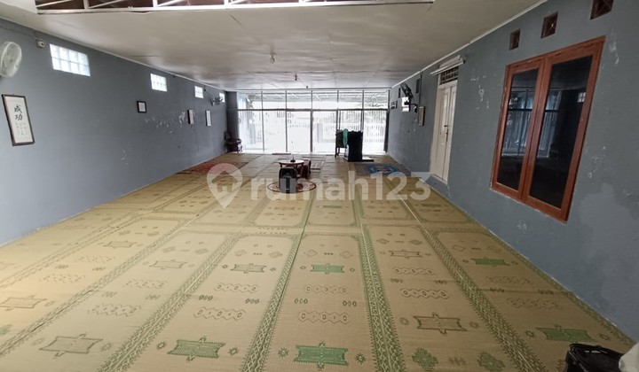 A LARGE HOUSE SUITABLE FOR AN OFFICE ON GODEAN STREET KM 7, SIDOARUM, GODEAN, SLEMAN, JOGJA