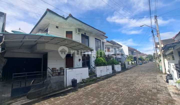 Rumah 2 Lantai di Perumahan Dekat Kampus Ugm, Sariharjo, Ngaglik, Sleman, Jogja Rumah 2 Lantai di Perumahan Dekat Kampus Ugm, Sariharjo, Ngaglik, Sleman, Jogja