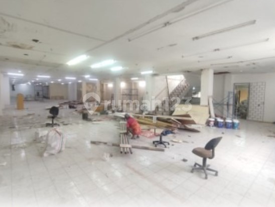 4-Storey Shop House in Malioboro, Suryatmajan, Danurejan, Yogyakarta 2