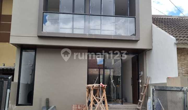 Rumah Cantik 2 Lantai Lokasi Strategis Rumah Cantik 2 Lantai Lokasi Strategis