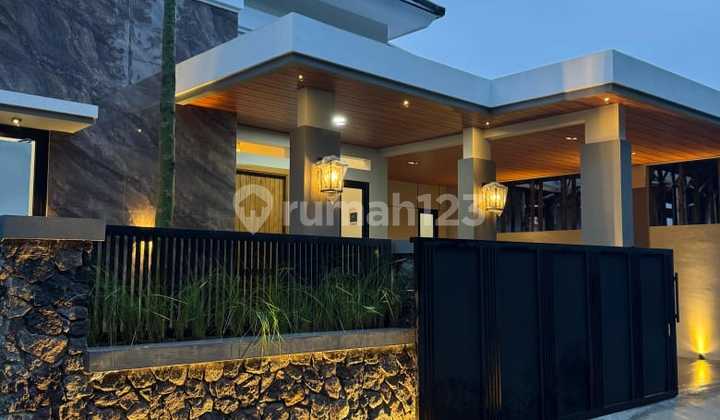 Rumah Cantik Siap Huni Lokasi Premium Lingkungan Masih Asri Sejuk