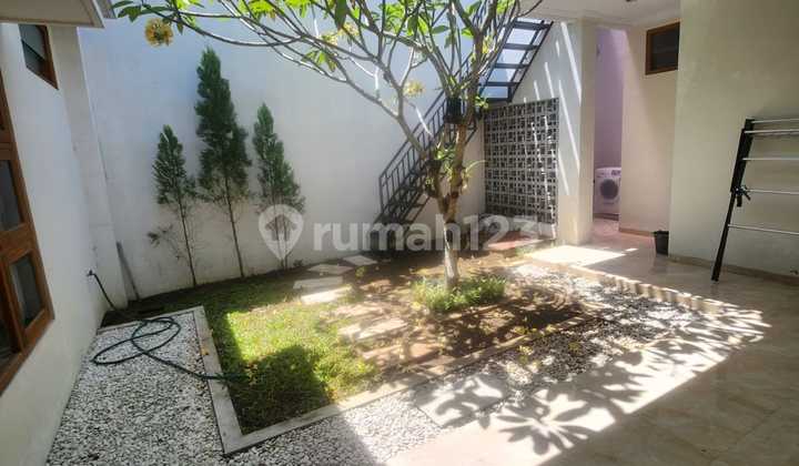 Rumah Cantik Full Furnished Siap Huni Rumah Cantik Full Furnished Siap Huni