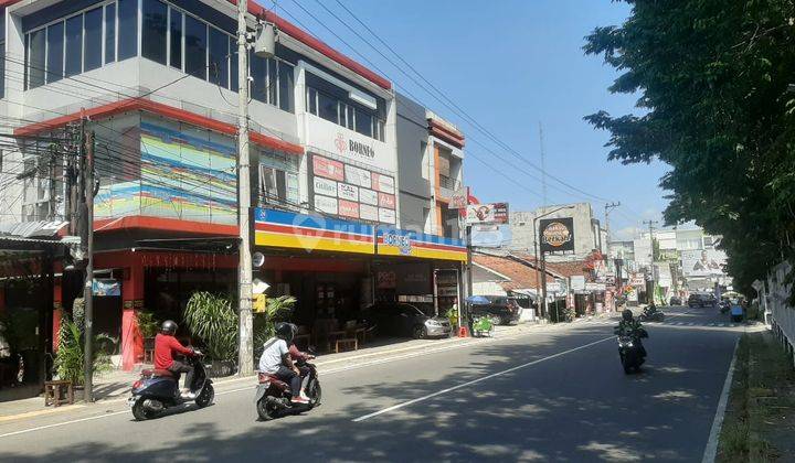Dijual Paket 2 Ruko 3 Lantai Istimewa Strategis Jalan Seturan 1