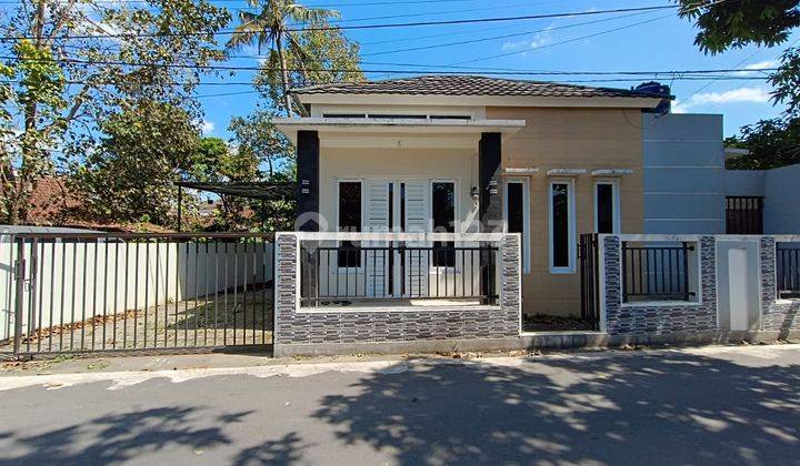 Dijual Rumah Cantik Dekat Fly Over Jombor Dekat Jcm Mall Jogja 1