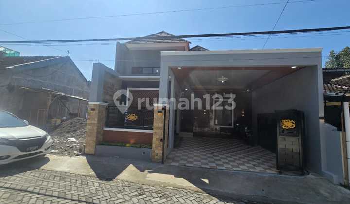 Di Jual Rumah Cantik Siap Huni Lokasi Strategis