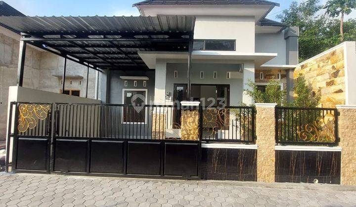 Di jual rumah siap huni dan proses bangun ada 4 unit di terung wedomartani 1