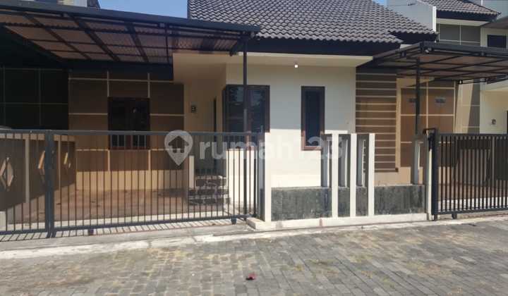 Rumah Second Terrawat Lokasi Dalam Perumahan Sleman 2