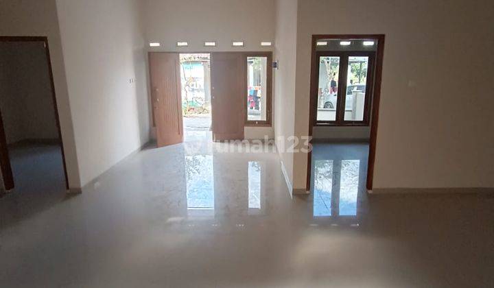 Rumah Baru Unfurnished SHM di Timur Jalan Kaliurang Km 10, Sleman 2