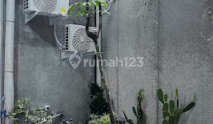 Suitable for 15-Room Boarding House Investment Near Many Campuses!! 2