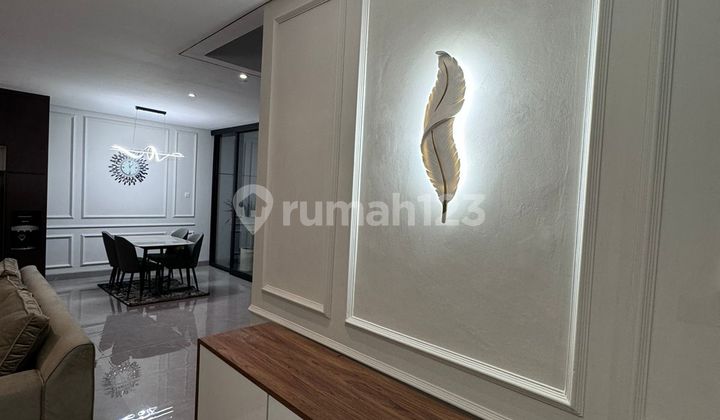 Rumah Cantik Siap Huni 2 Lantai Lokasi Strategis  2