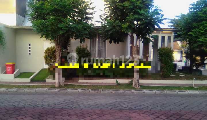 Beautiful House in a Strategic Location Housing Complex