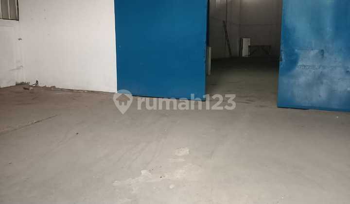 Miami Large Timber Warehouse with 40ft Container Access, Office