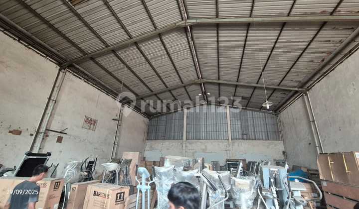 GUDANG PERGUDANGAN MUTIARA KOSAMBI 2 - DADAP AKSES CONT. 40", KMR MANDI