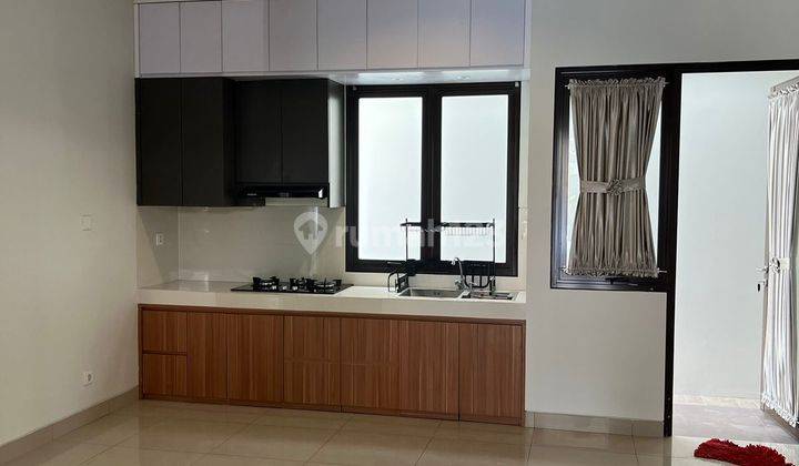 Rumah hook dan semi furnished di cluster burgundy Summarecon Bekasi  2