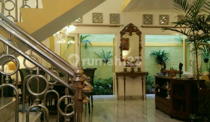 For Quick Sale Beautiful Minimalist House Prime Location in Puri Bintaro Sector 9 Facing the Park 2