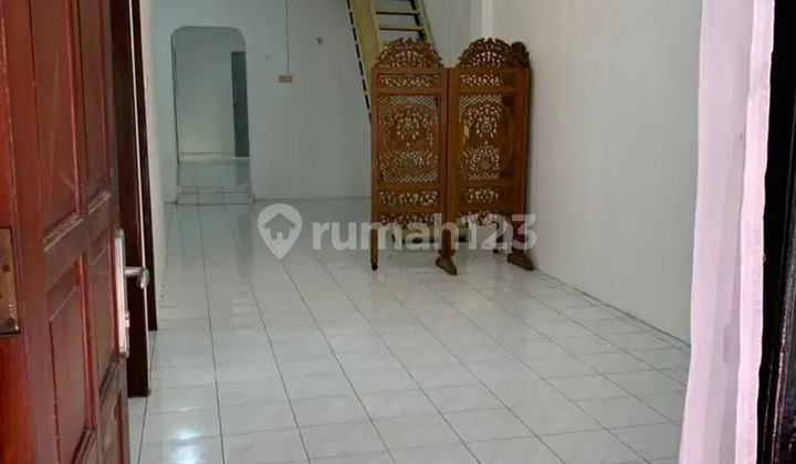 Dijual Rumah Terawat Siap Huni Lingkungan Nyaman di Pondok Labu Dijual Rumah Terawat Siap Huni Lingkungan Nyaman di Pondok Labu