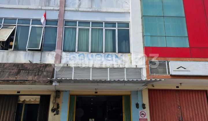 Strategic Shop House near the Highway, Commercial Area, and Residential Area. Strategic Shop House near the Highway, Commercial Area, and Residential Area.