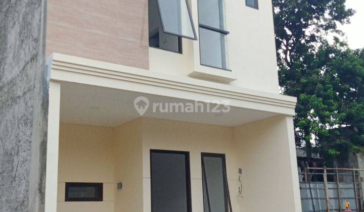 Rumah Cantik 2 Lantai Strategis di Cimanggis Dekat Toll Cibubur  2