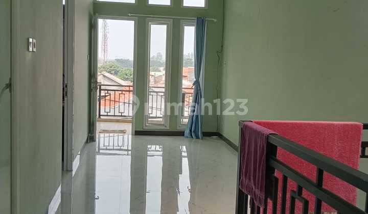 Rumah Cantik 2 Lantai ,Strategis Deket Kelurahan Munjul Jakarta Timur