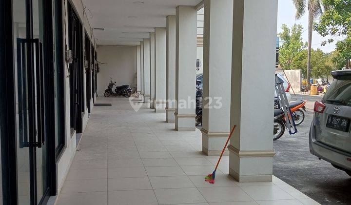 Ruko Baru 4 Lantai di Jagakarsa Jakarta selatan parkir Luas  2