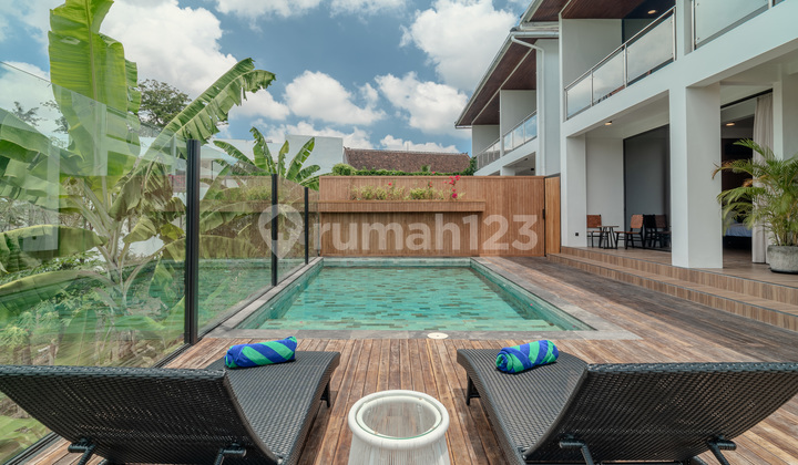 Villa 5 Bedrooms Leasehold With Rice field In Babakan Canggu Bali