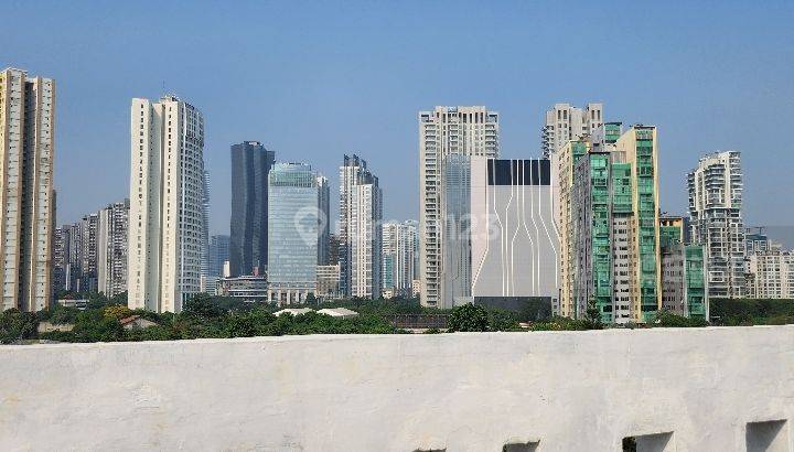 Bangunan Kokoh, Lokasi Strategis Dengan Rooftop View  1