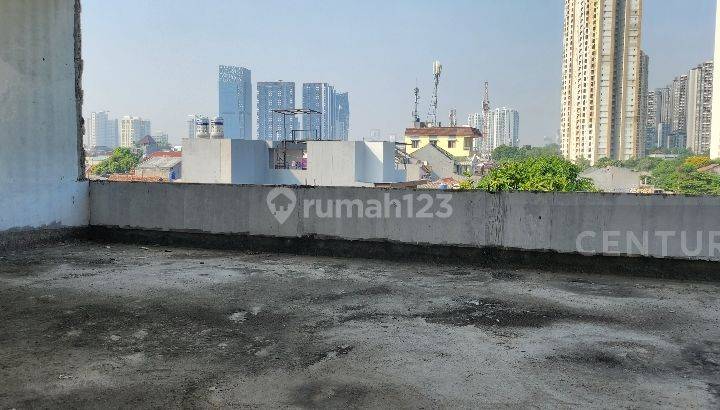 Bangunan Kokoh, Lokasi Strategis Dengan Rooftop View  2