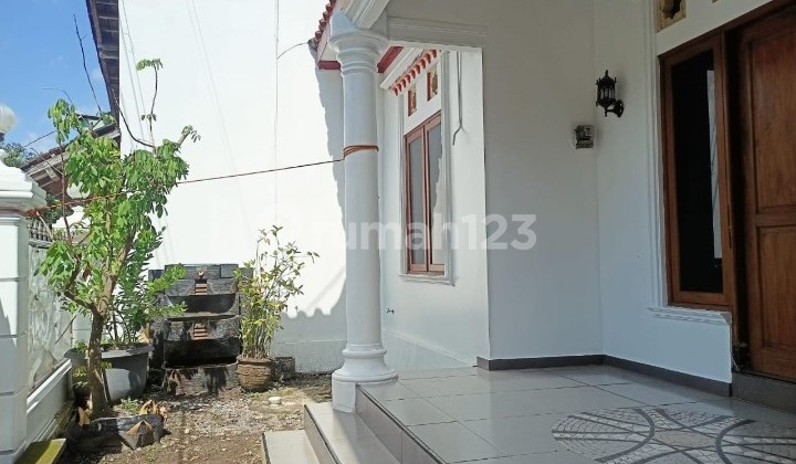 Maguwoharjo House Near Adisucipto Airport 2
