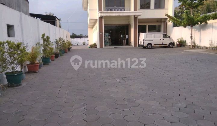 Ruang Usaha Di Pinggir Jalan Wates Km 7 Ruang-Usaha di Indomaret Wates, Jl. Yogyakarta-Wates Km. 7, Balecatur, Gamping, Sleman, Daerah Istimewa Yogyakarta, Indonesia, 55295, Gamping 1650.0 m² SHM Unfurnished