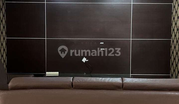 Dijual Rumah 1 ½ Lantai, Hoek di Villa Melati Mas 2