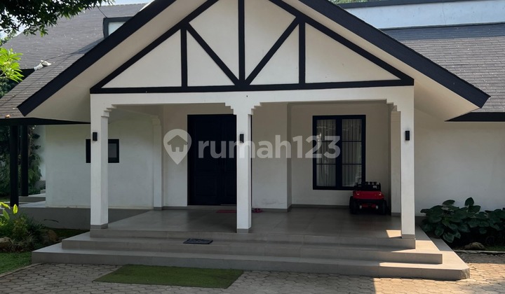 Dijual Rumah Dengan Halaman Yang Luas!! di Pondok Ranji 2