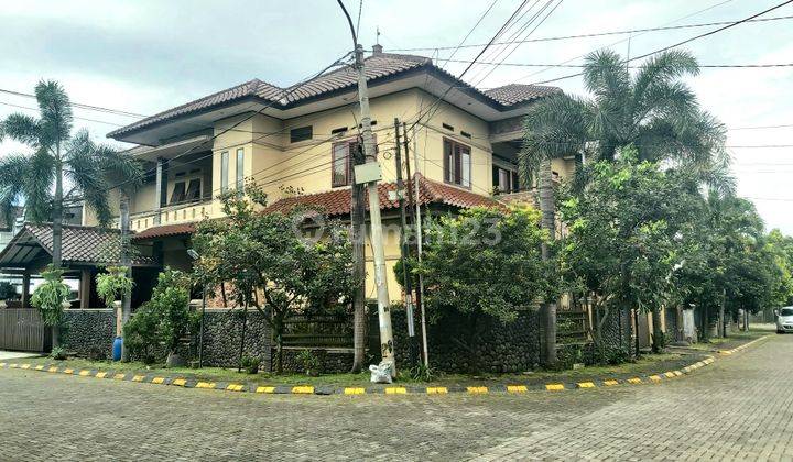 Rumah Huk Luas 2 lantai di batununggal indah 1