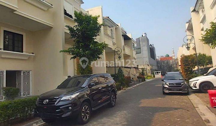 Rumah Murah Baru di Komp Camden House Jakarta Barat 2