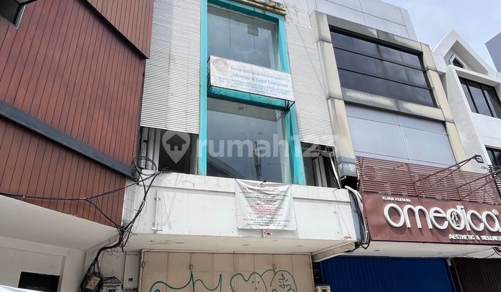 For Sale, Affordable Shop House on Jl Raya Boulevard Kelapa Gading, North Jakarta - Land Area 185m² with SHGB - Strategic Location For Sale, Affordable Shop House on Jl Raya Boulevard Kelapa Gading, North Jakarta - Land Area 185m² with SHGB - Strategic Location