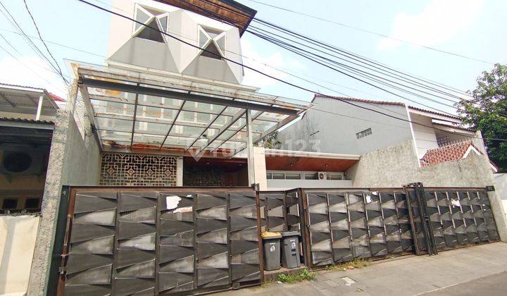 Rumah Lama 2Lt di Jl Delta Sari Gandaria Utara Jakarta Selatan 1