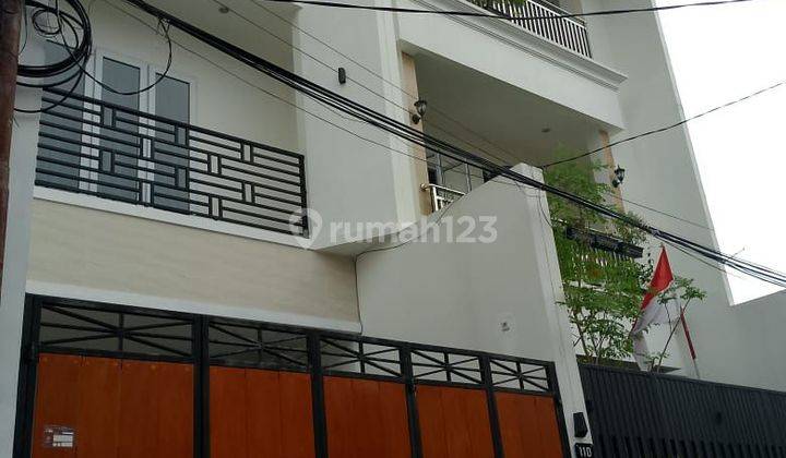 2 Rumah LT 164m² di Jl Rosmala Palmerah Jakbar 1