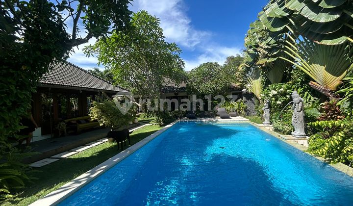 For Sale / Freehold: Colonial Villa with 5 Bedrooms - Prime Umalas Location