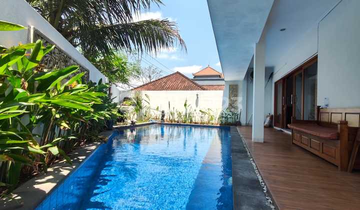 House with Swimming Pool in Kertalangu, Kesiman Near Sanur