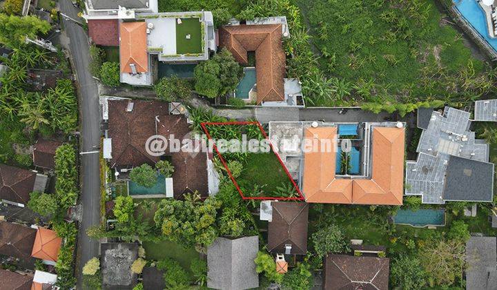 Langka Plot Kecil Tanah di Berawa SHM Near Jl Tegal Sari 19