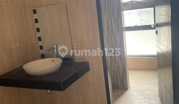 Rumah Minimalis Lantai 2 Di Tukad Bad 2