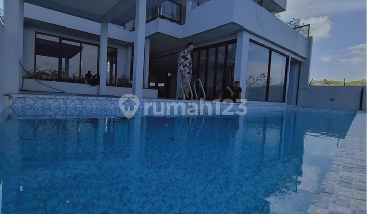 5 Bedroom Freehold Villa in Sawangan Nusa Dua