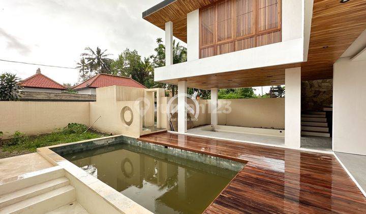 Modern Tropical 3 Bedrooms Villa Near Central Ubud 1