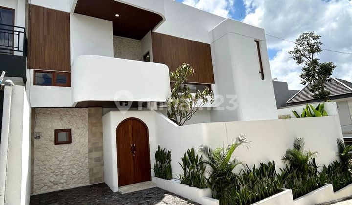 Brand New Modern Villa in Strategic Location in Tumbak Bayuh 