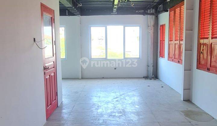 Ruang usaha Siap Untuk Buka Resto Atau Cafe Lokasi Strategis 5