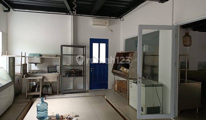 Ruang usaha Siap Untuk Buka Resto Atau Cafe Lokasi Strategis 21