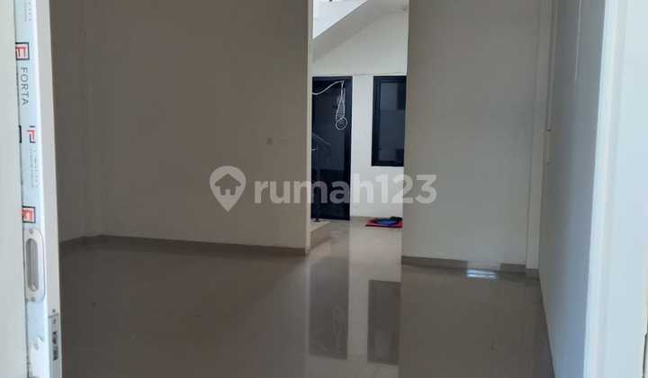 Dijual Ruko 3lantai Murah Sekali  2